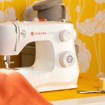 Singer M2405 - Máquina de coser