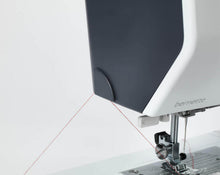 Cargar imagen en el visor de la galería, Bernette B38 - Máquina de coser - coseralfapuerto